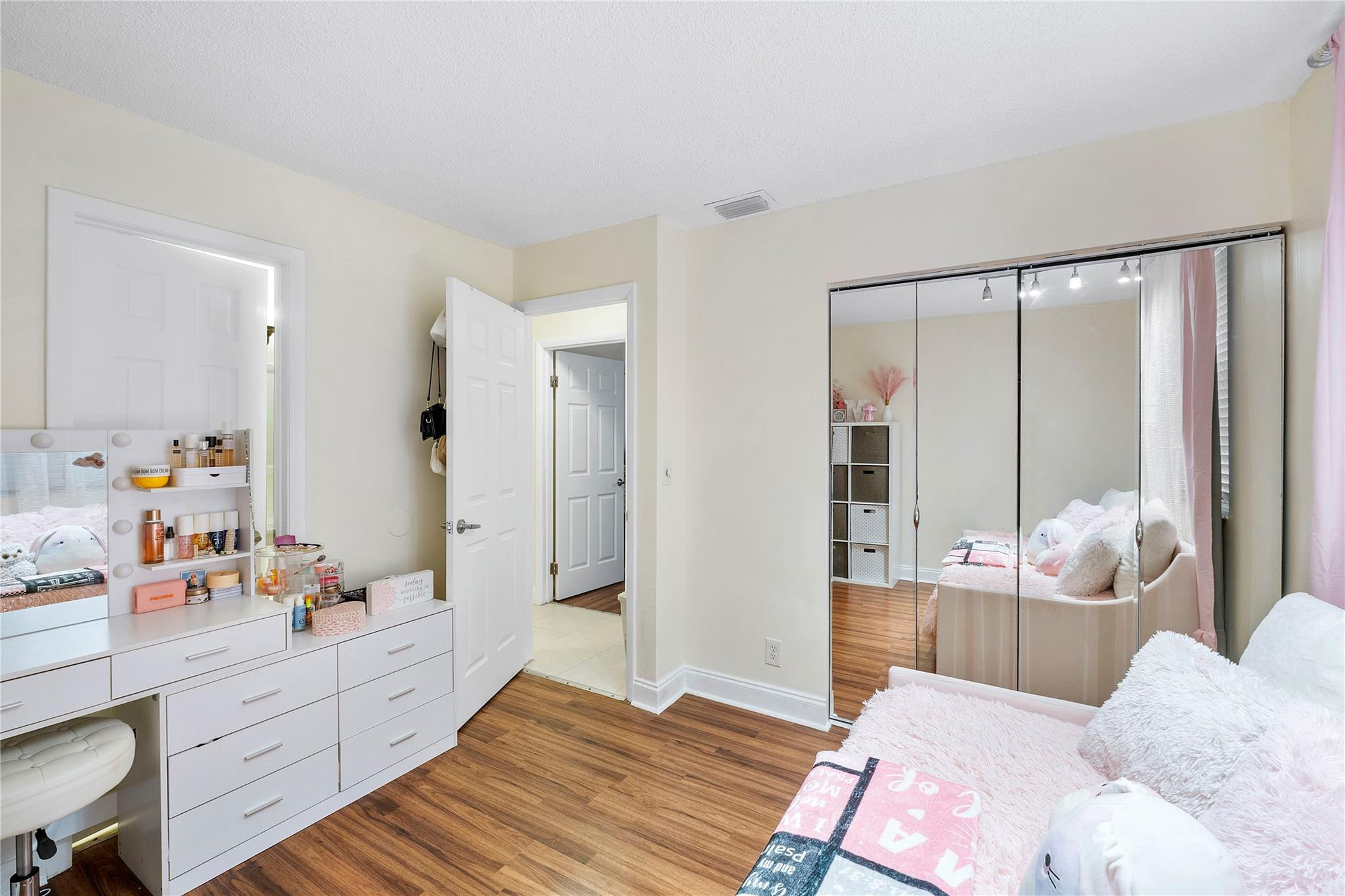 2852 Coral Springs Dr 2852