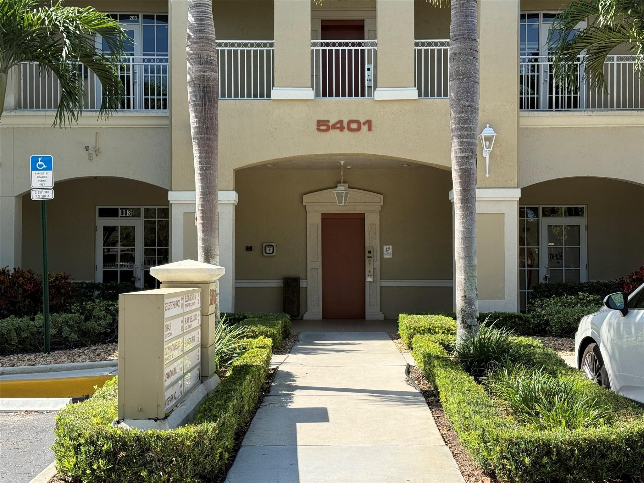 5401 N University Dr Unit 204