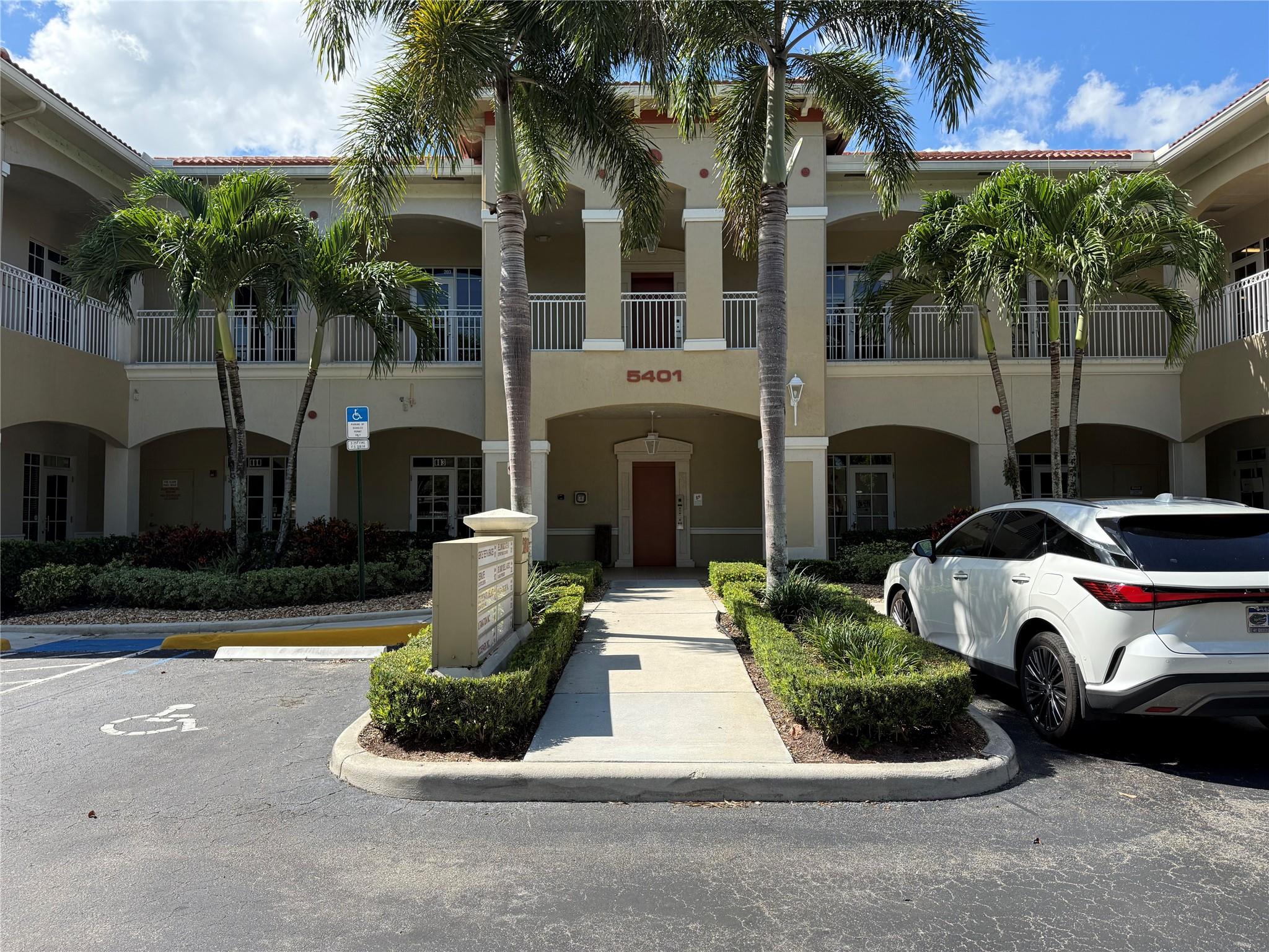 5401 N University Dr Unit 204