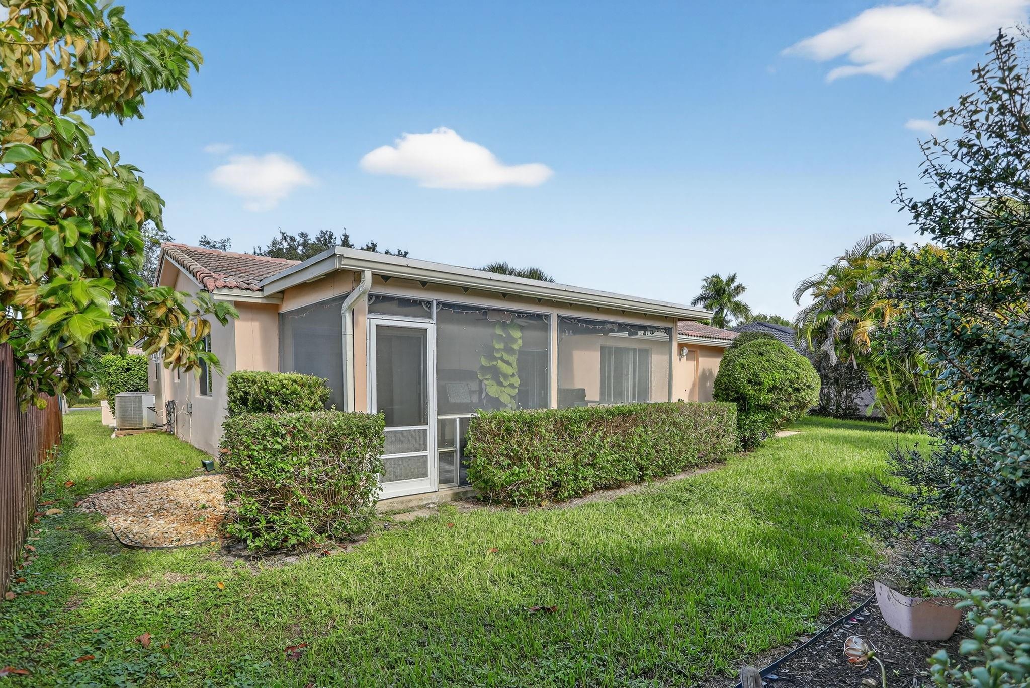 1739 NW 93rd Ter