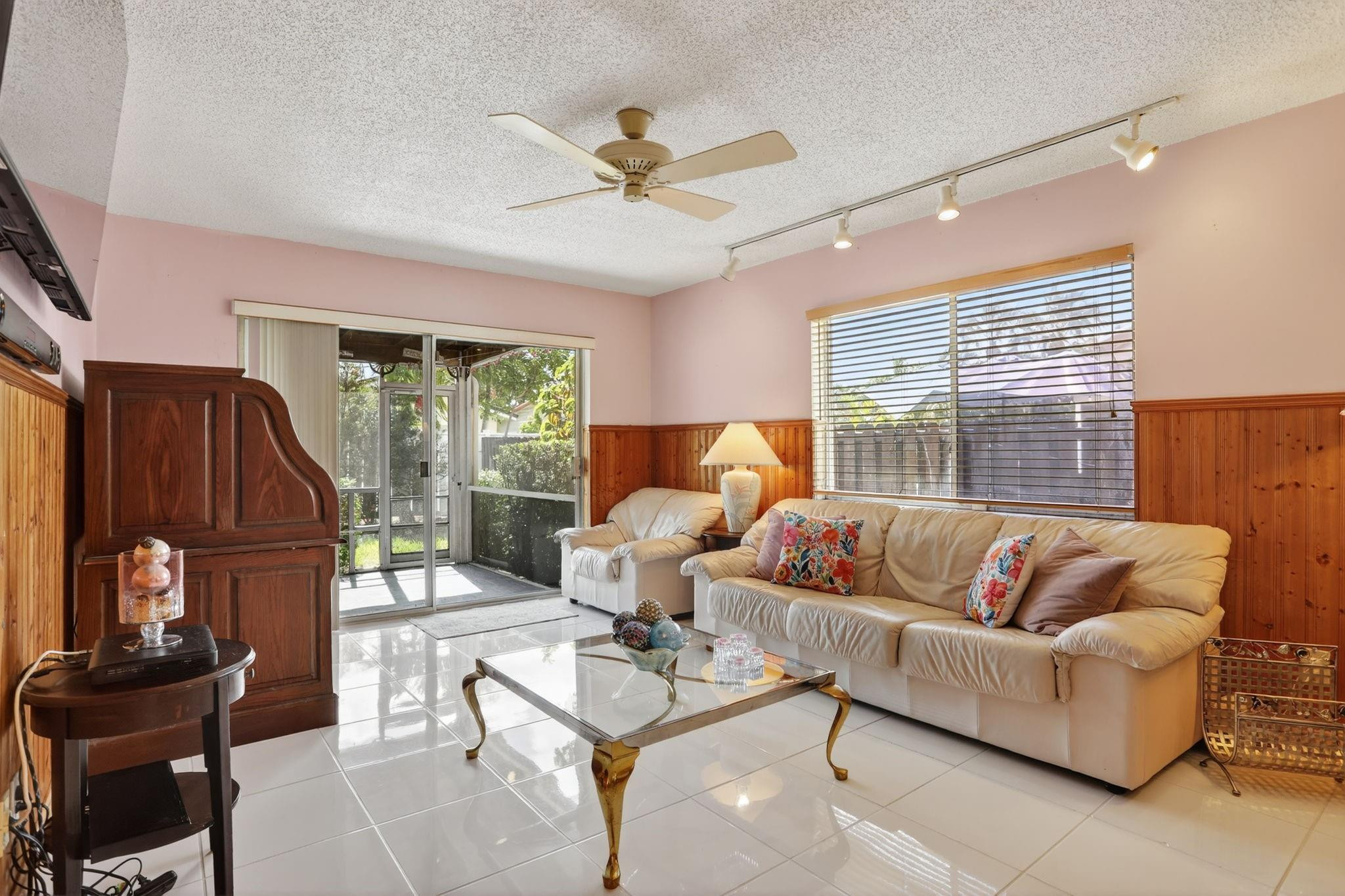 1739 NW 93rd Ter