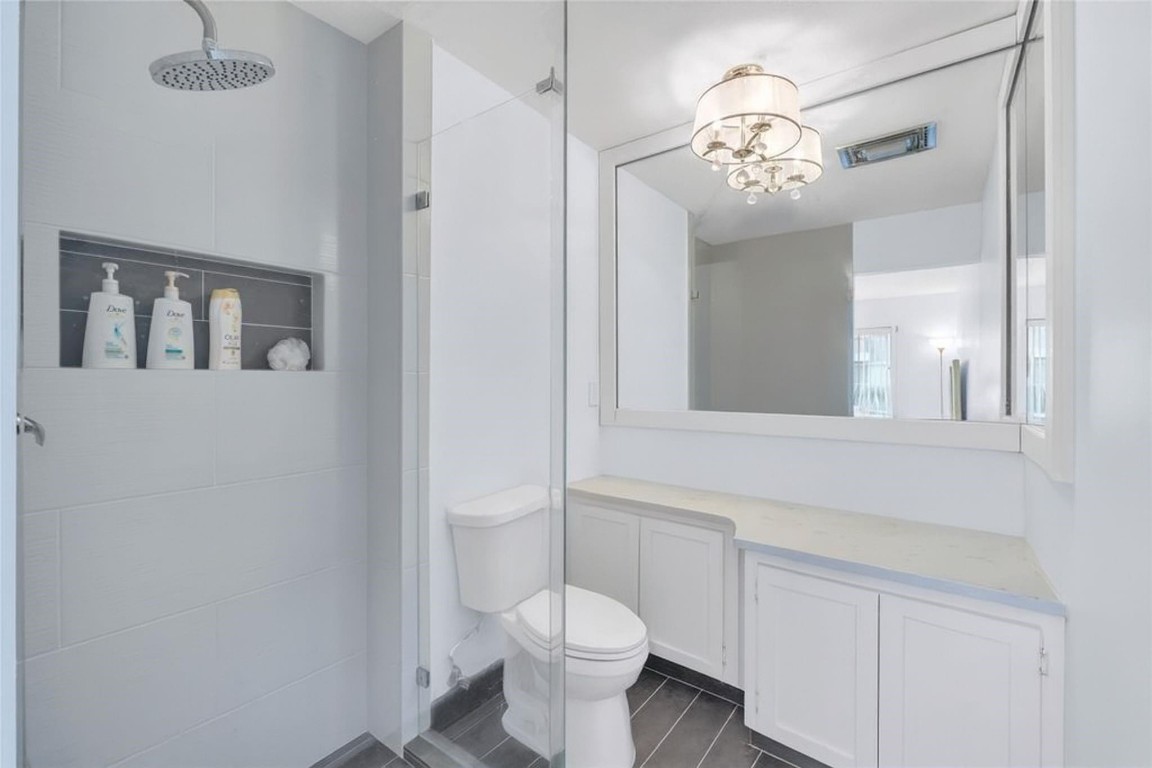 1198 Hillsboro Mile 212