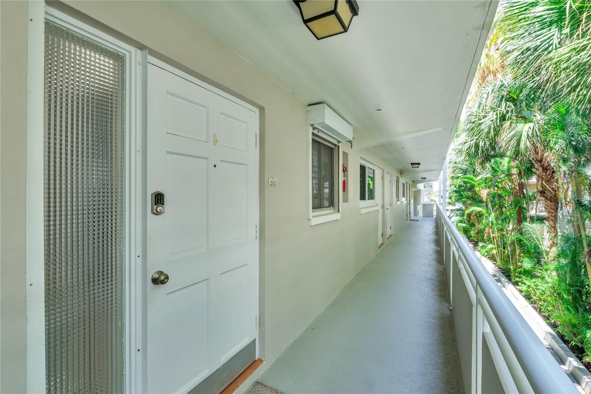 1198 Hillsboro Mile 212