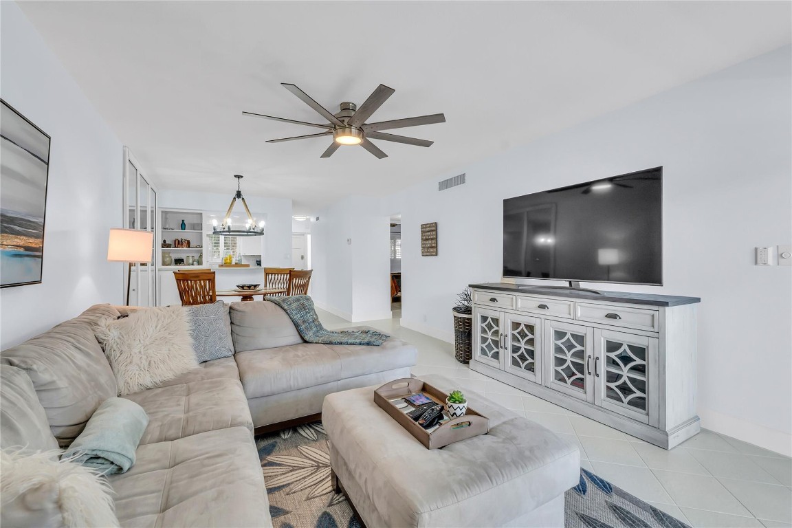 1198 Hillsboro Mile 212