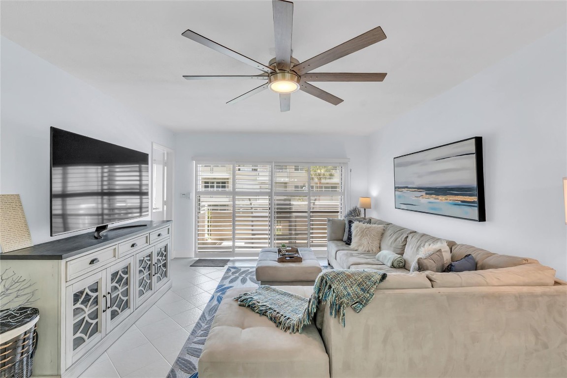 1198 Hillsboro Mile 212