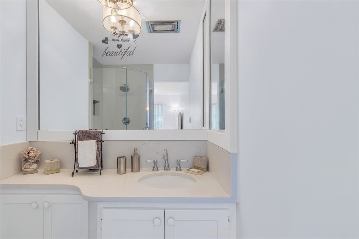 1198 Hillsboro Mile 212