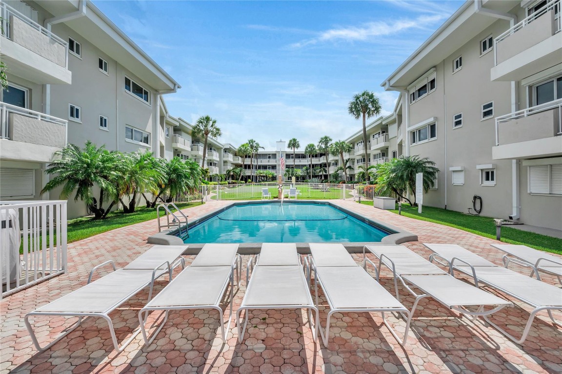 1198 Hillsboro Mile 212