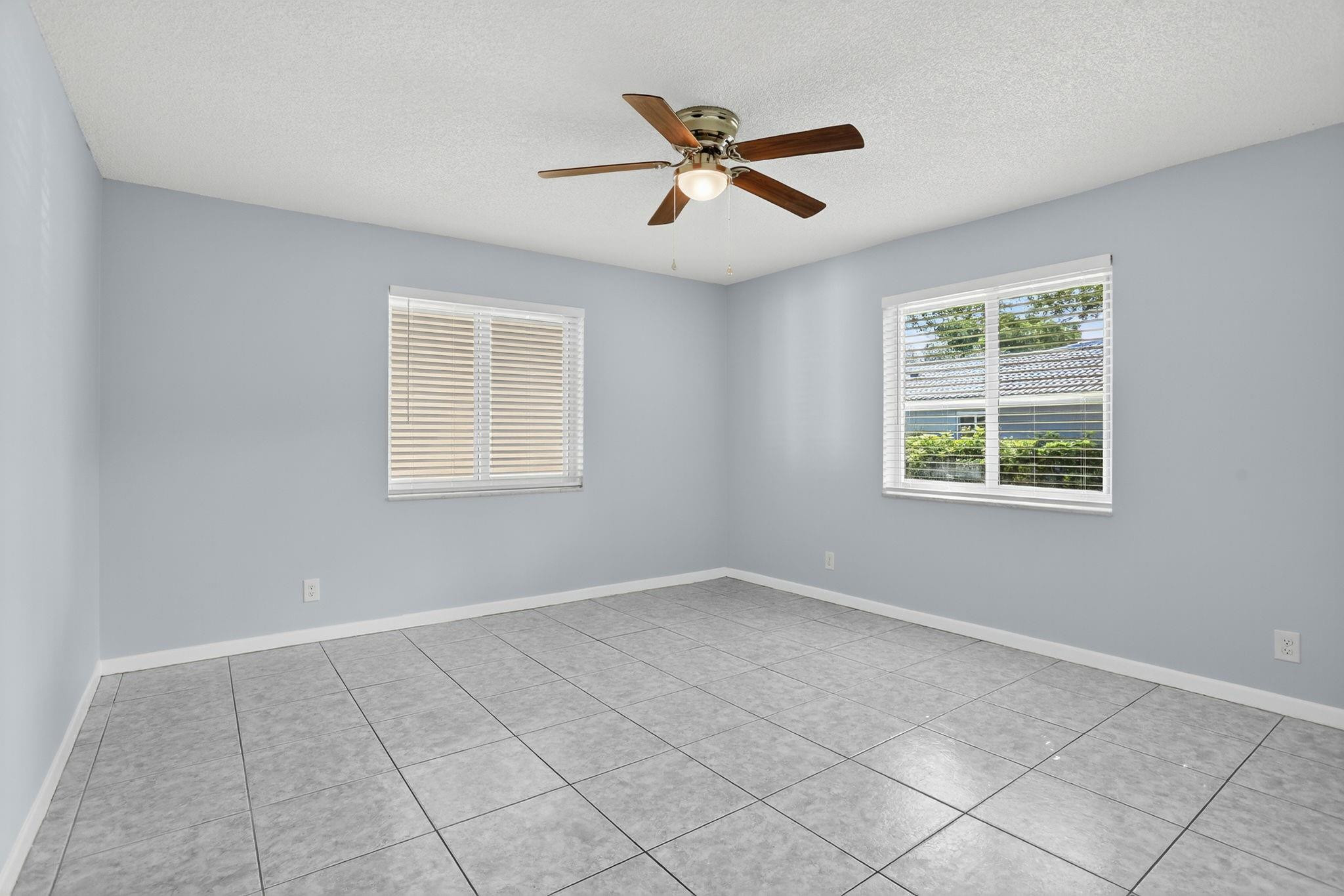 10071 NW 36th St