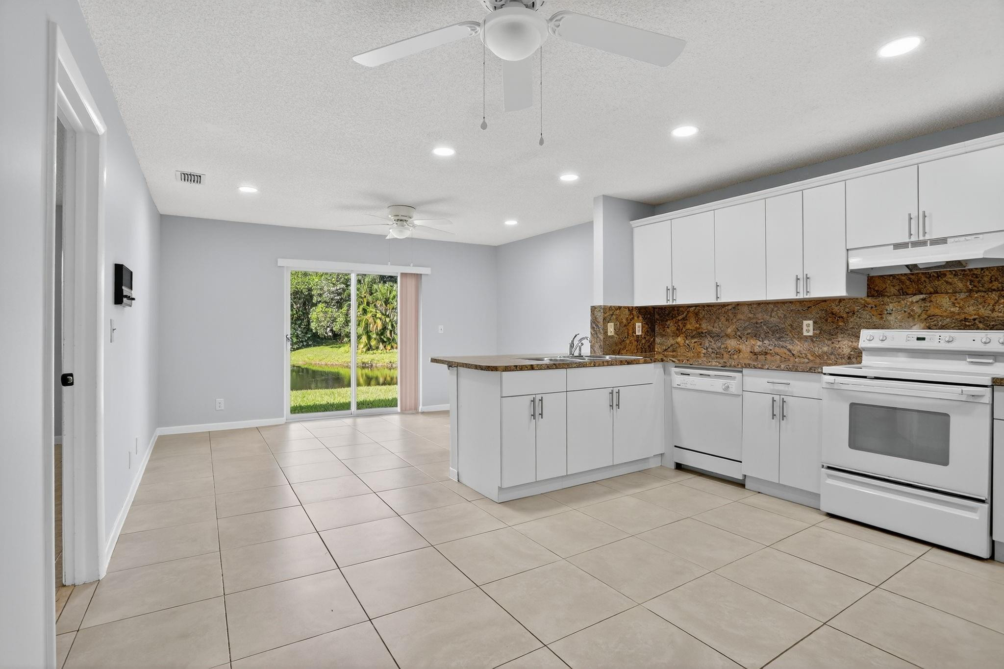 10071 NW 36th St