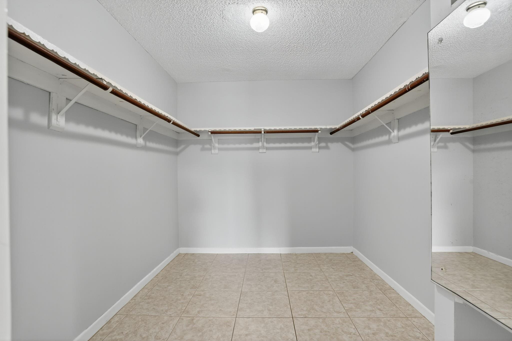 10071 NW 36th St