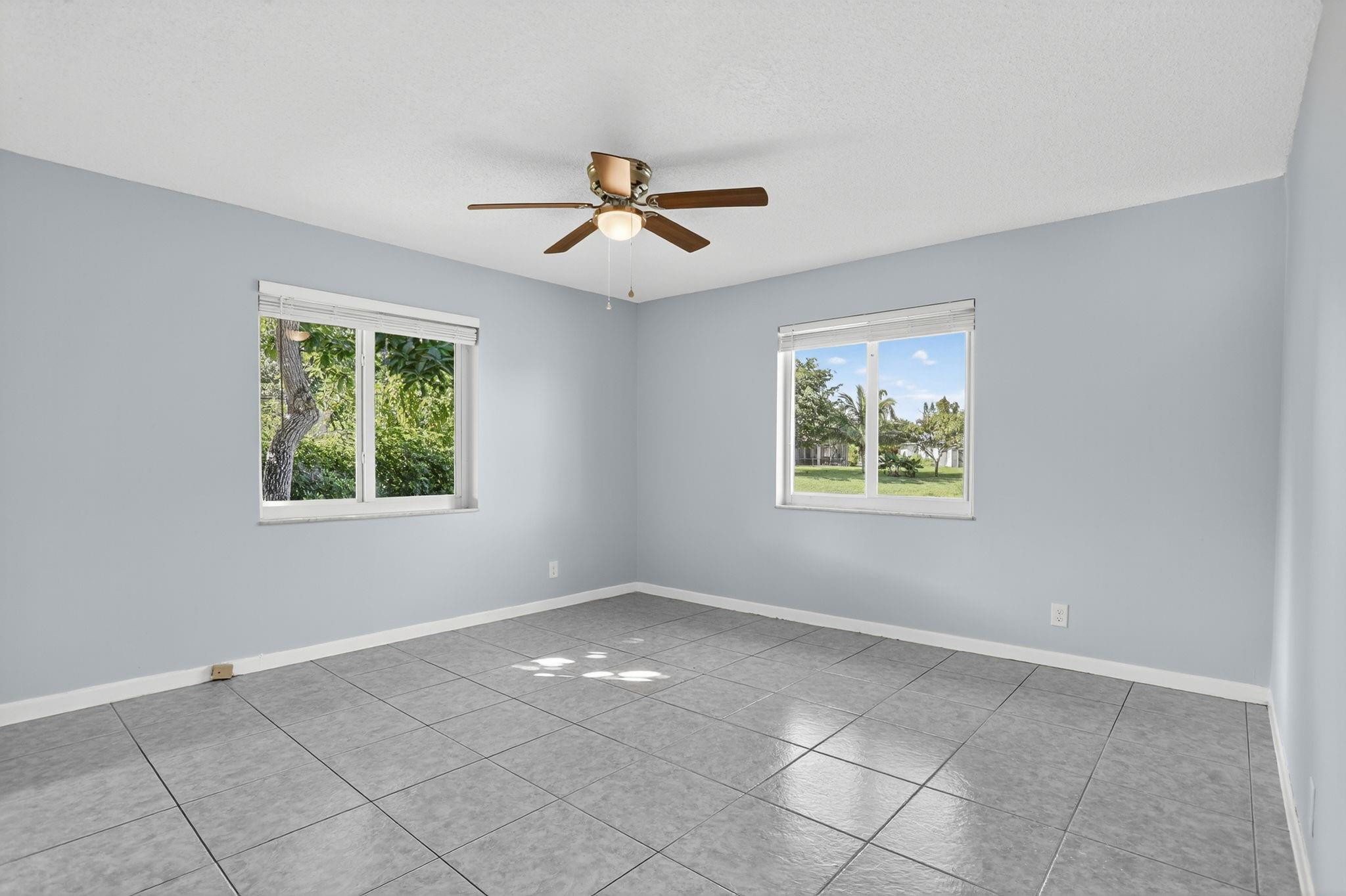 10071 NW 36th St