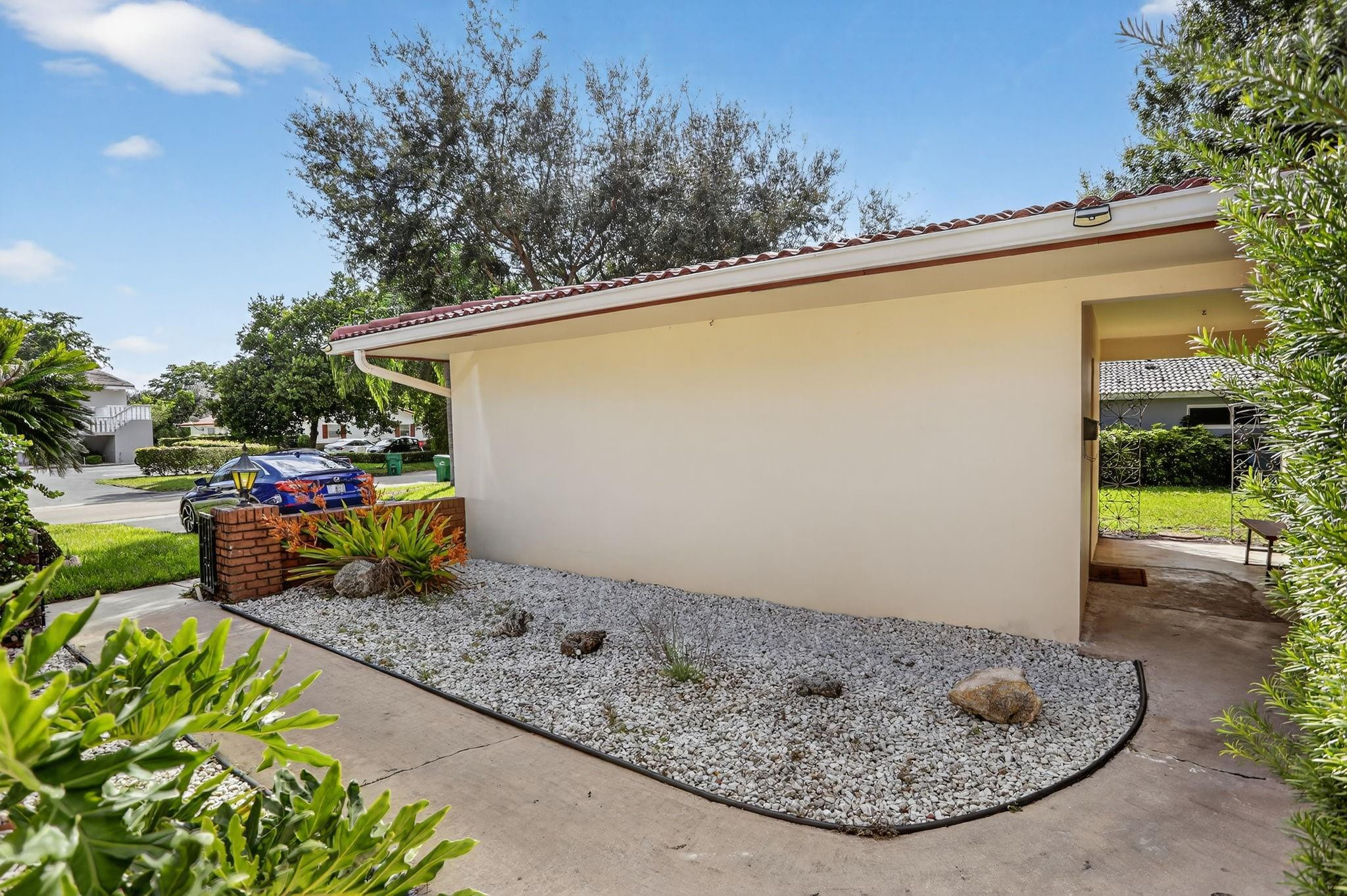 10071 NW 36th St