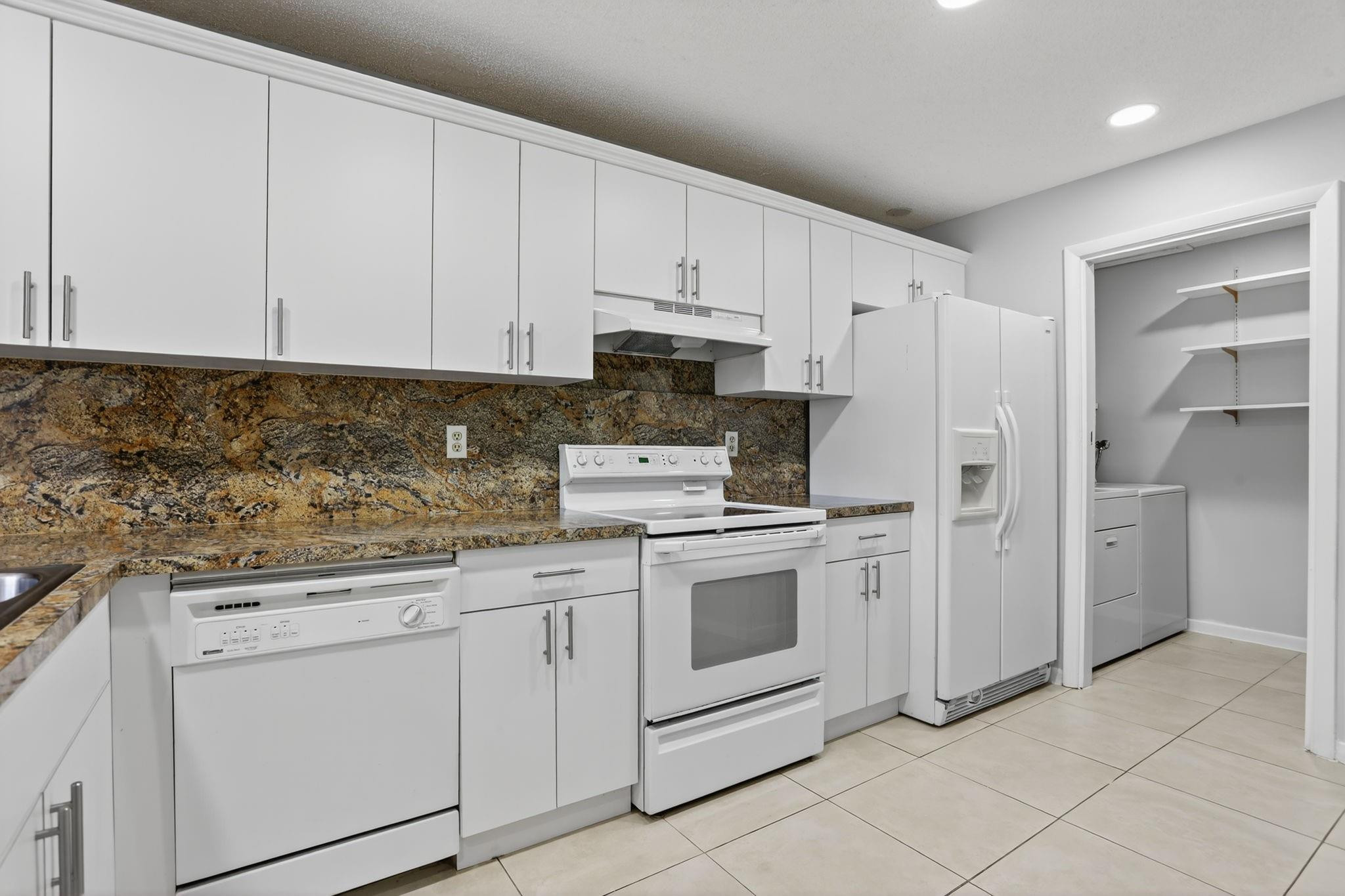 10071 NW 36th St