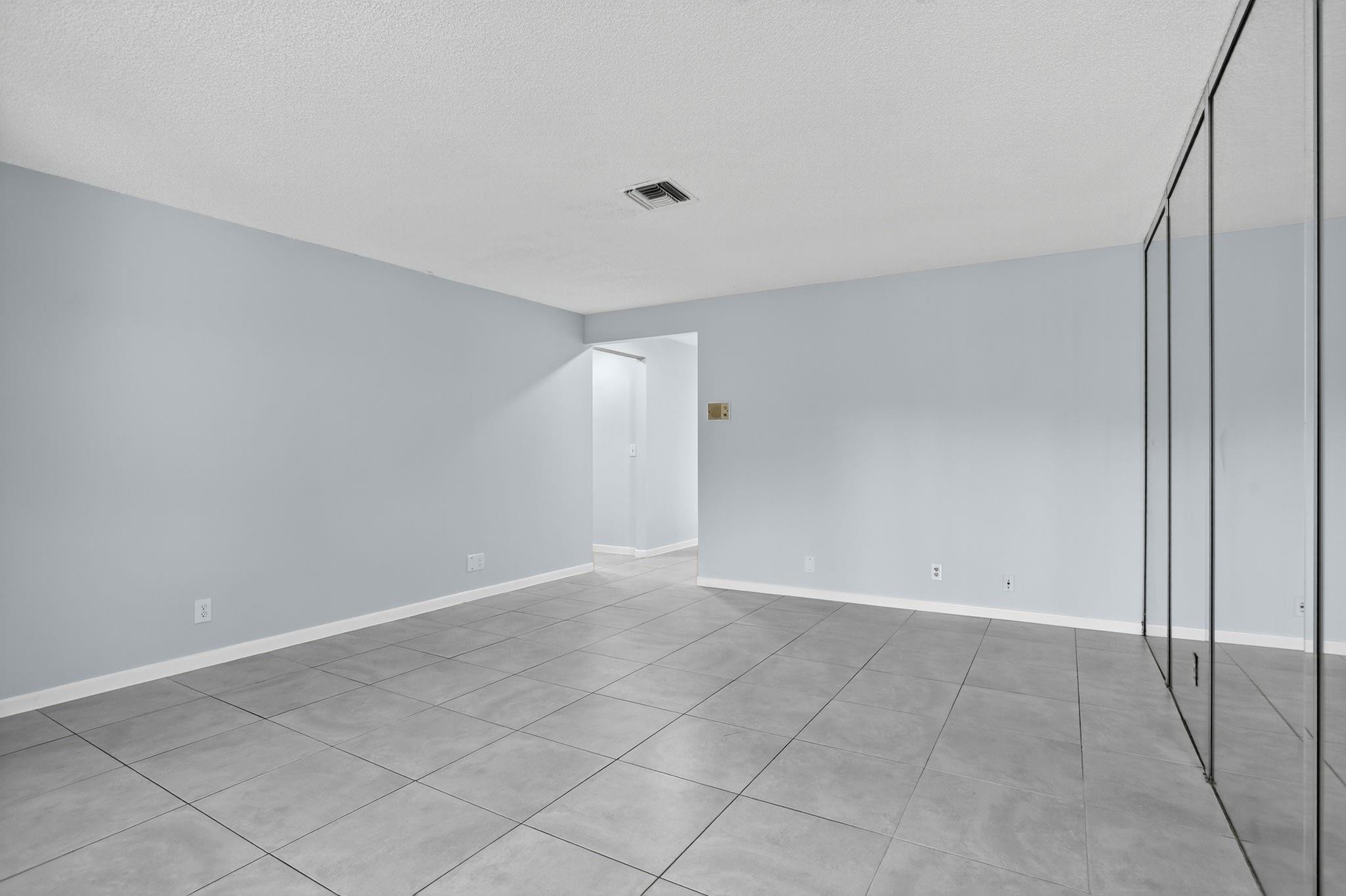 10071 NW 36th St