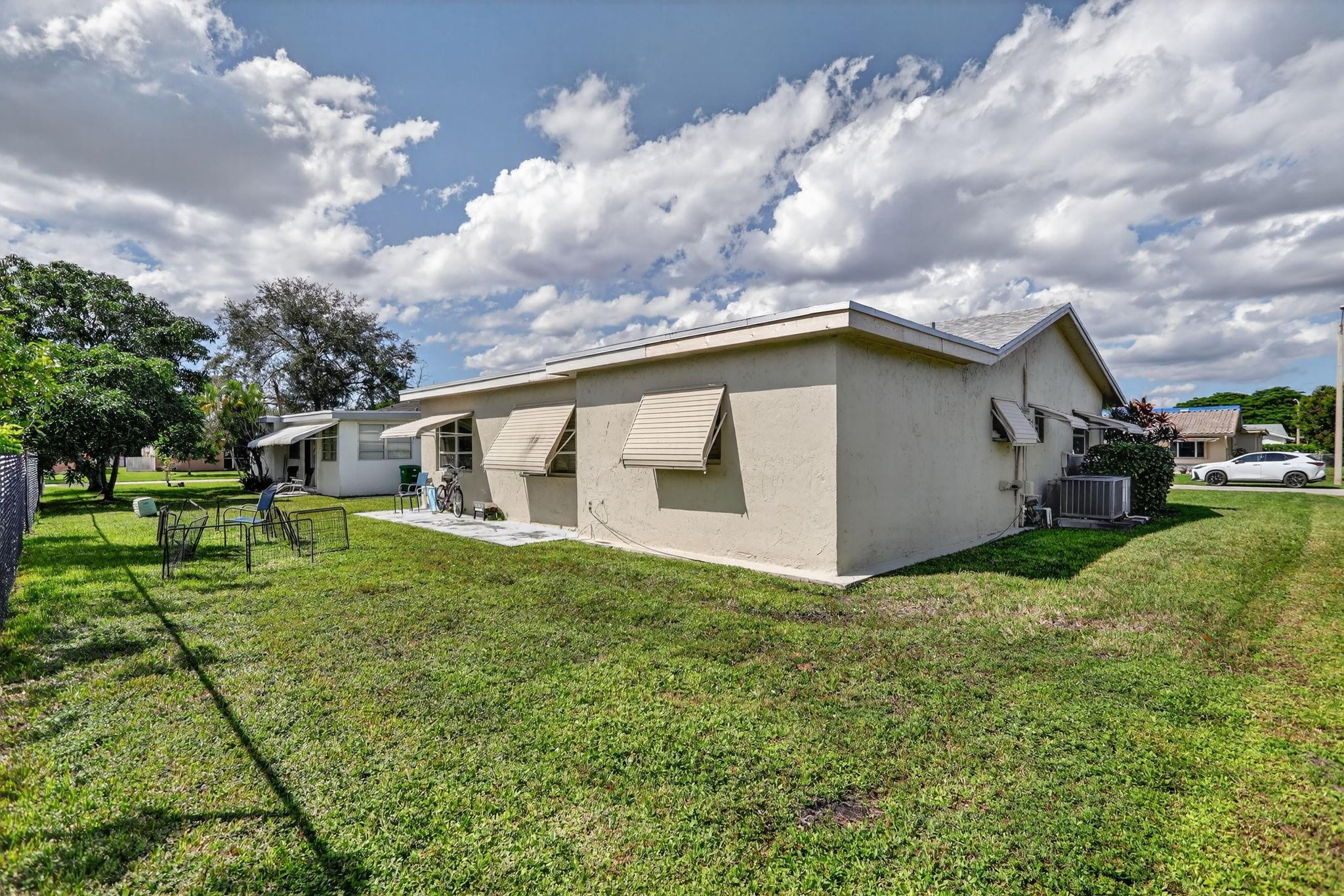 9806 NW 71st St