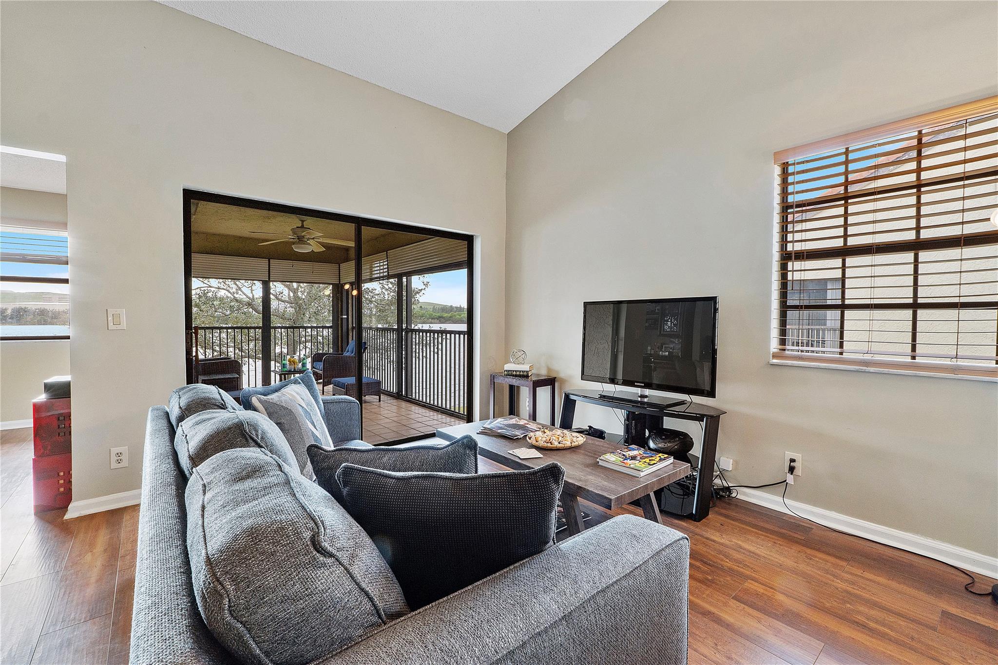 2112 Congressional Way 2112