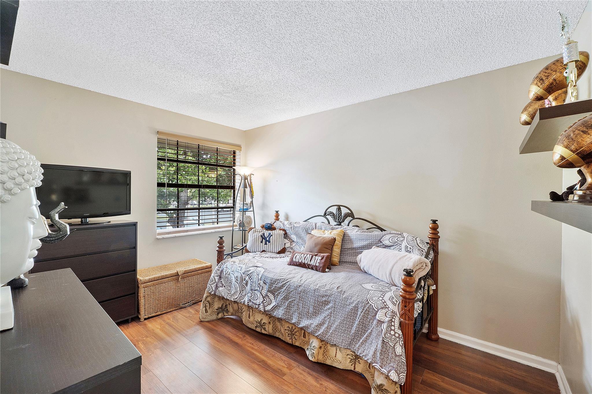 2112 Congressional Way 2112