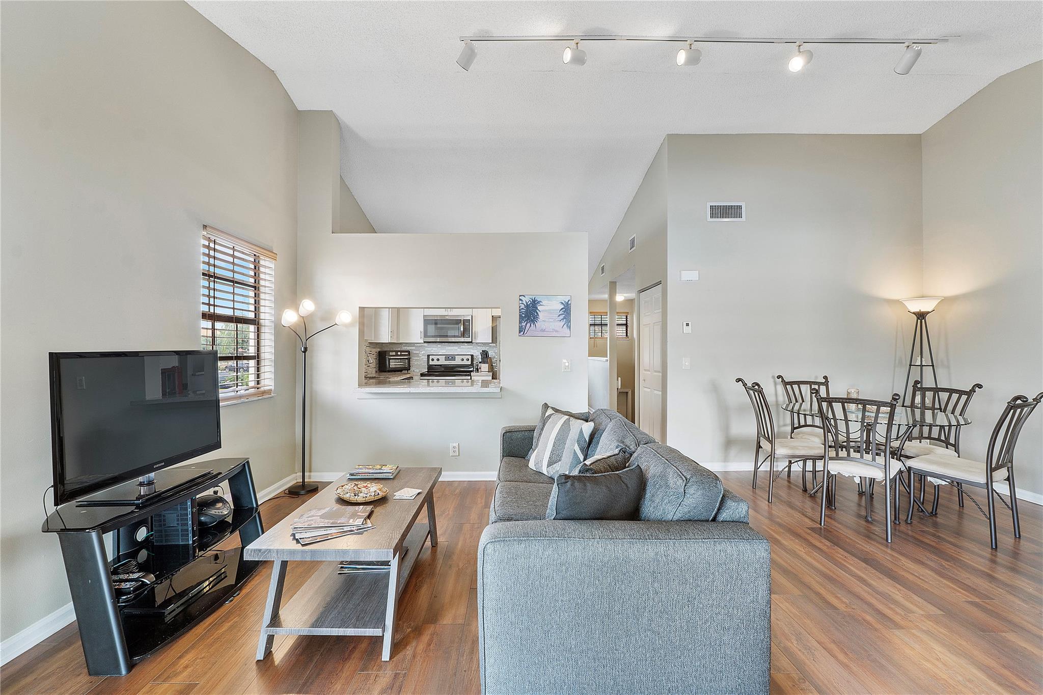 2112 Congressional Way 2112