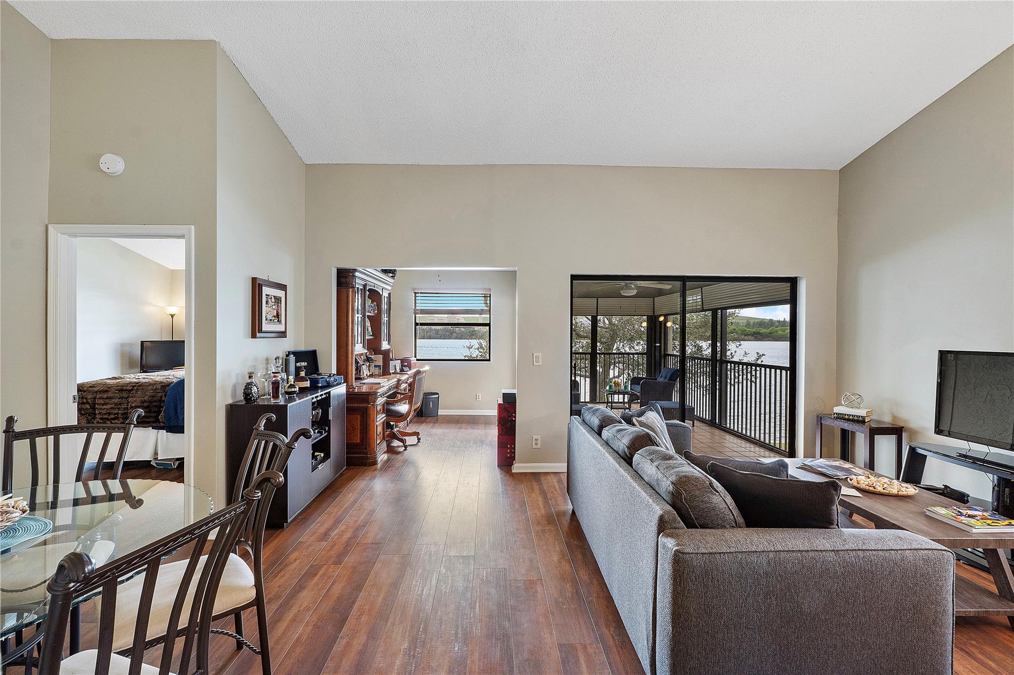 2112 Congressional Way 2112