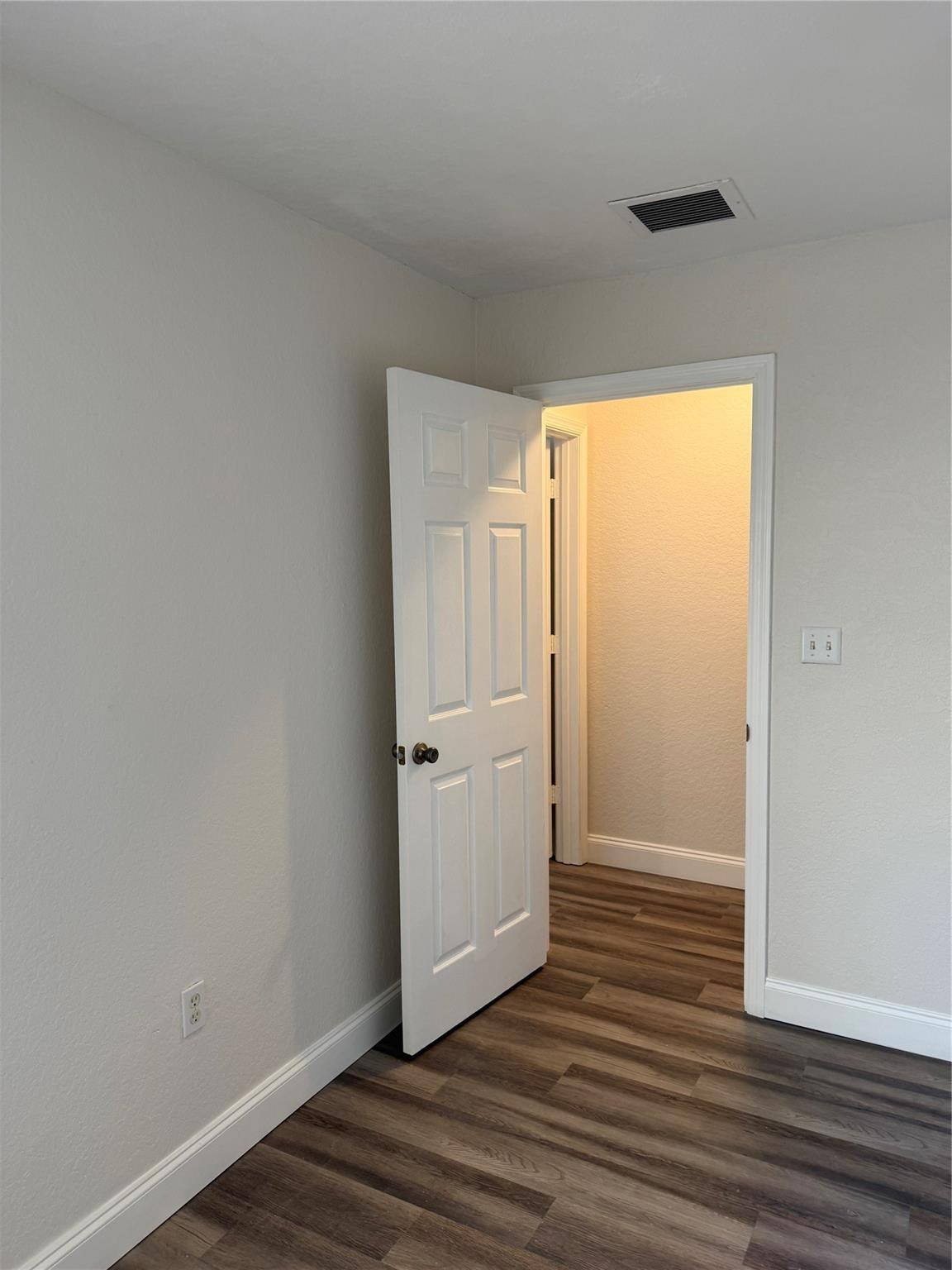 6373 Landings Way
