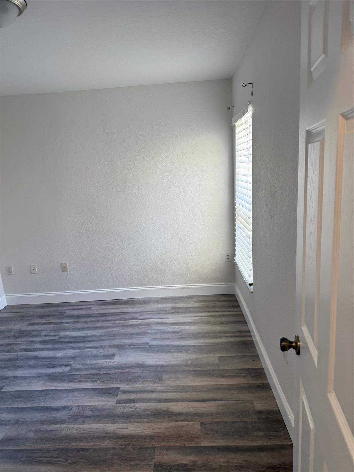 6373 Landings Way