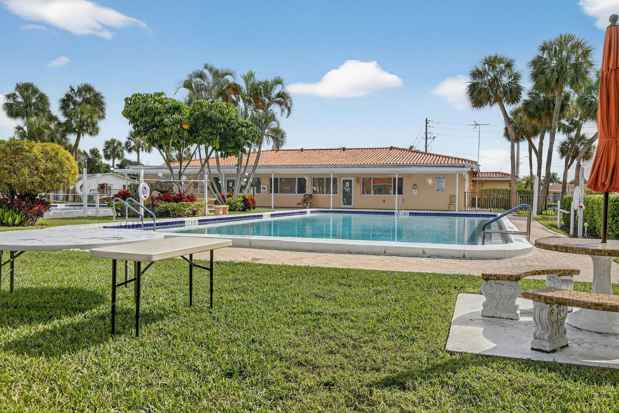 4305 NW 49th Dr