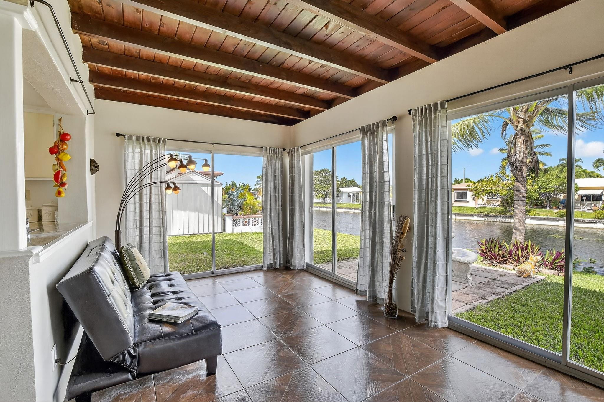 4305 NW 49th Dr
