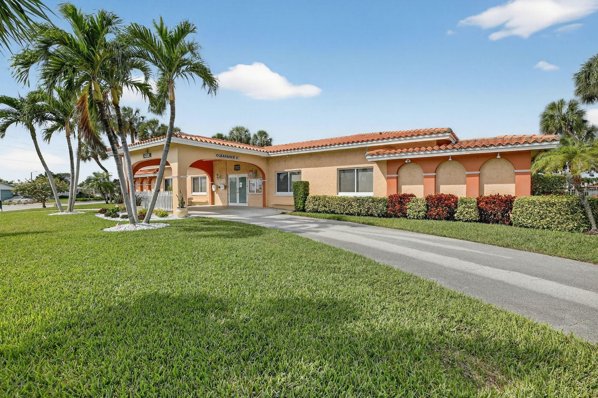 4305 NW 49th Dr