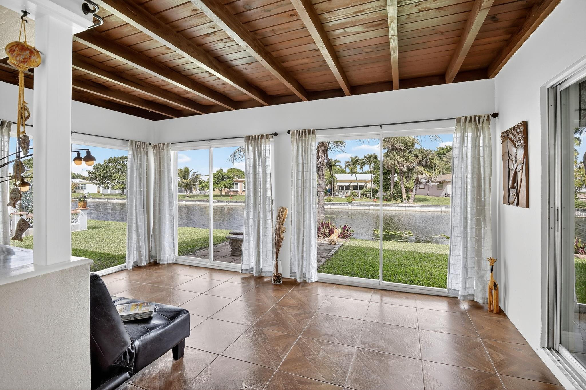 4305 NW 49th Dr