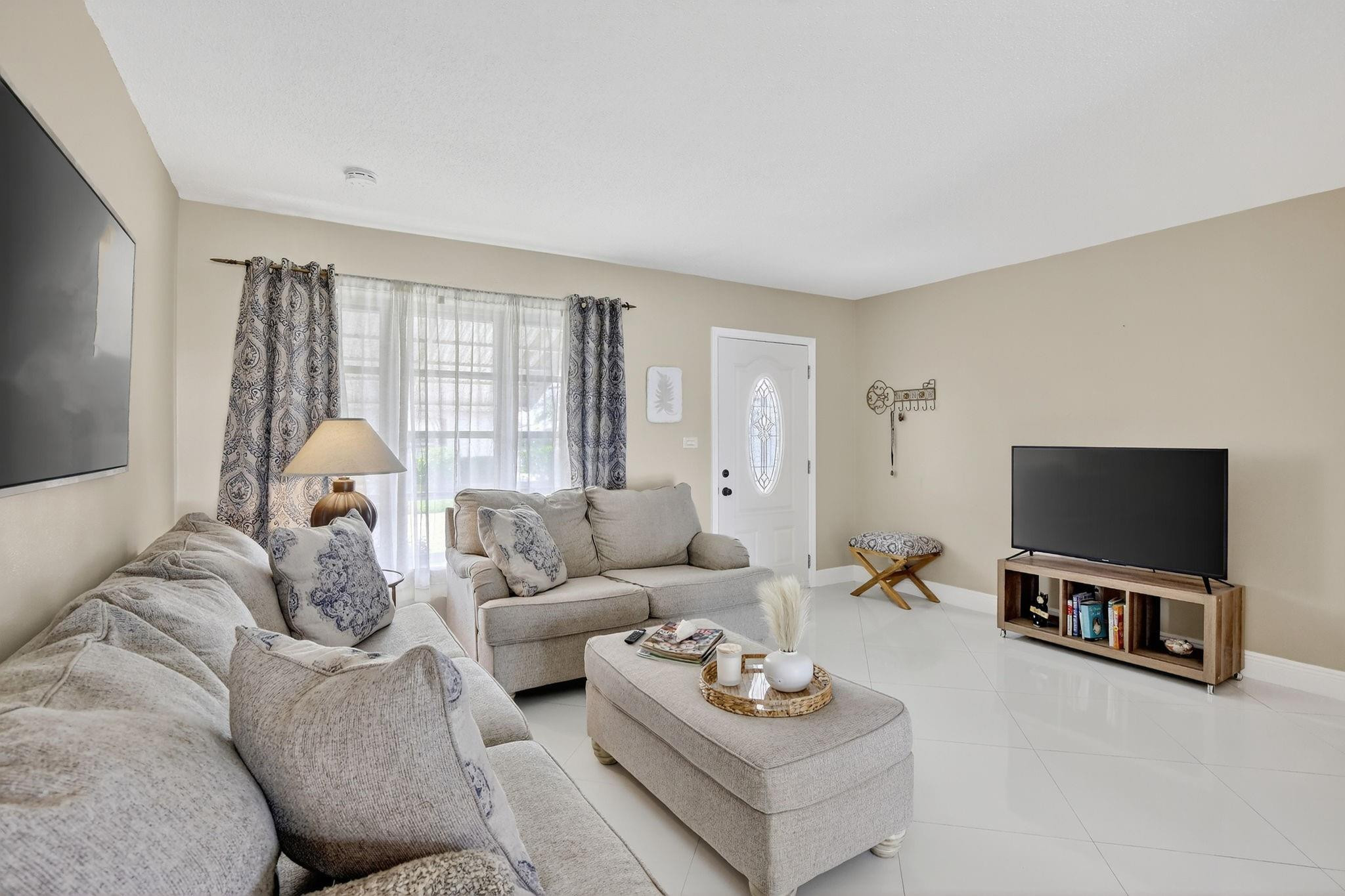 4305 NW 49th Dr