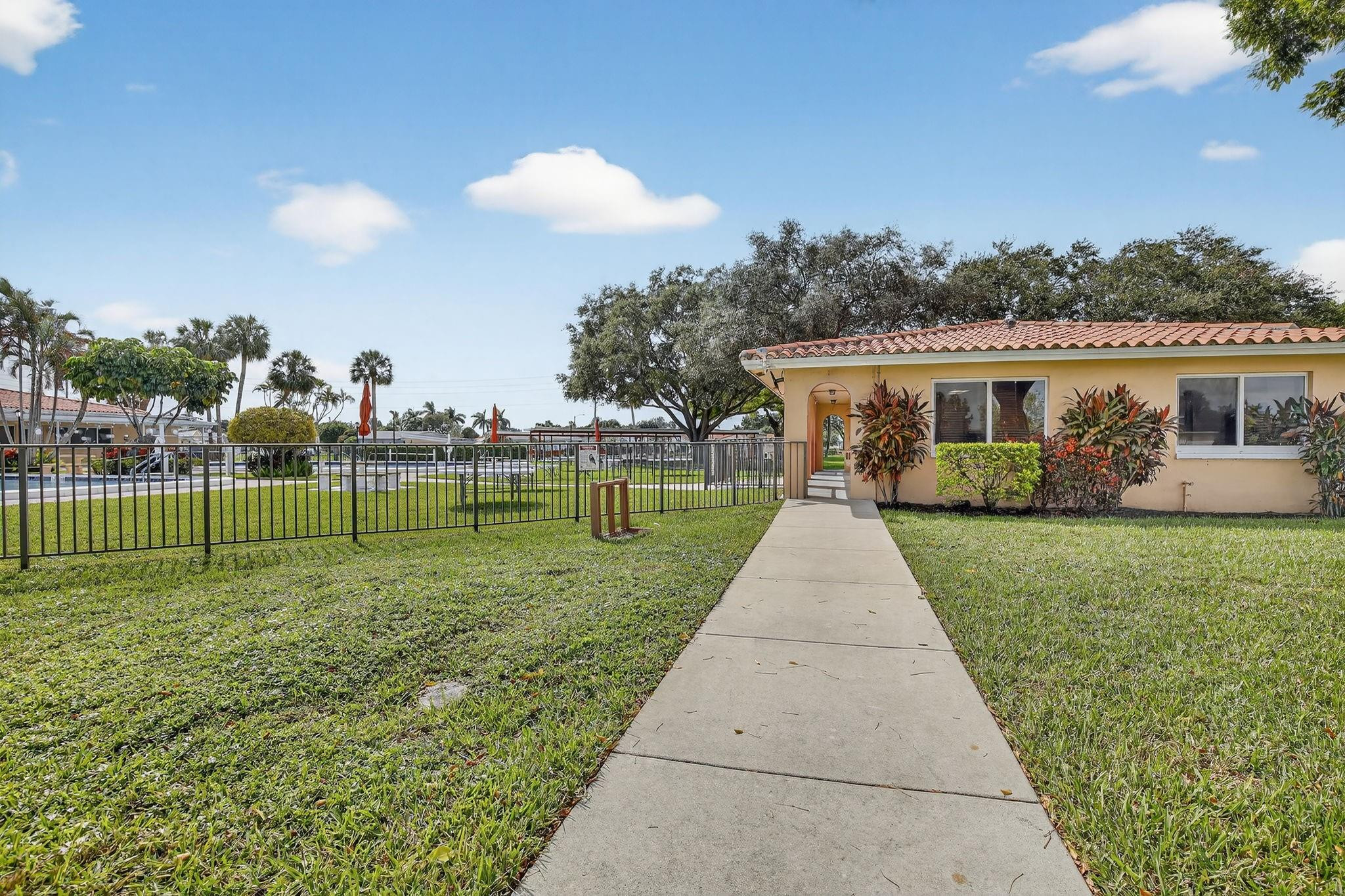 4305 NW 49th Dr
