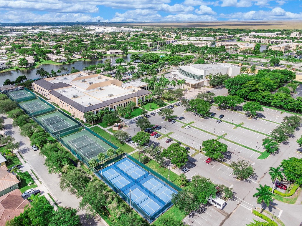 7763 Southampton Ter 102