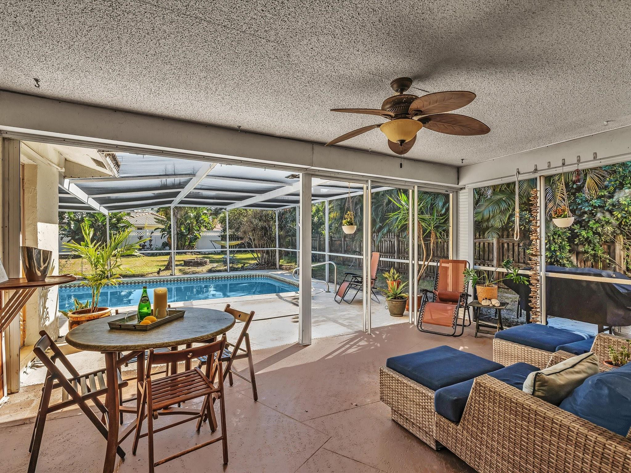 895 NW 87th Avenue