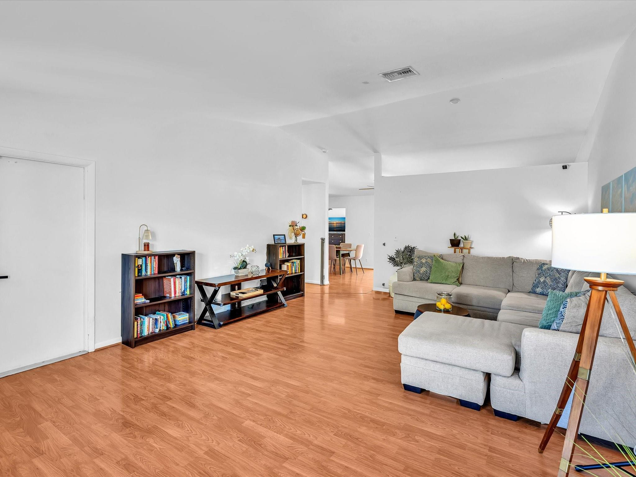 895 NW 87th Avenue