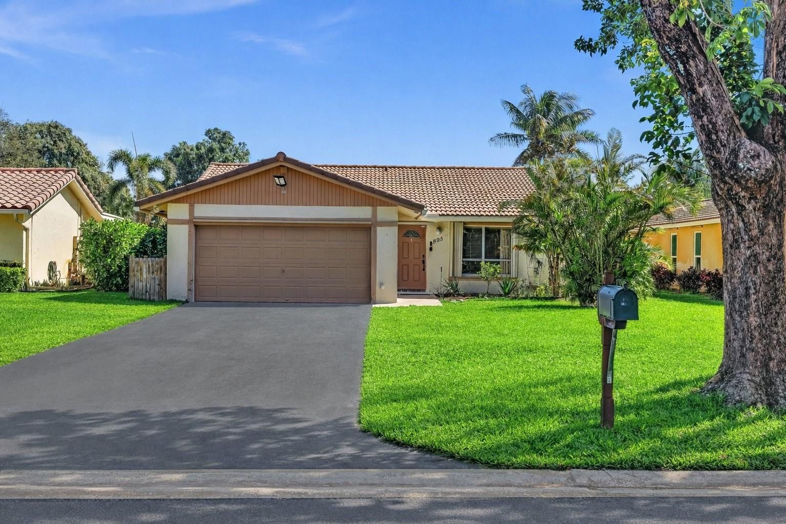 895 NW 87th Avenue