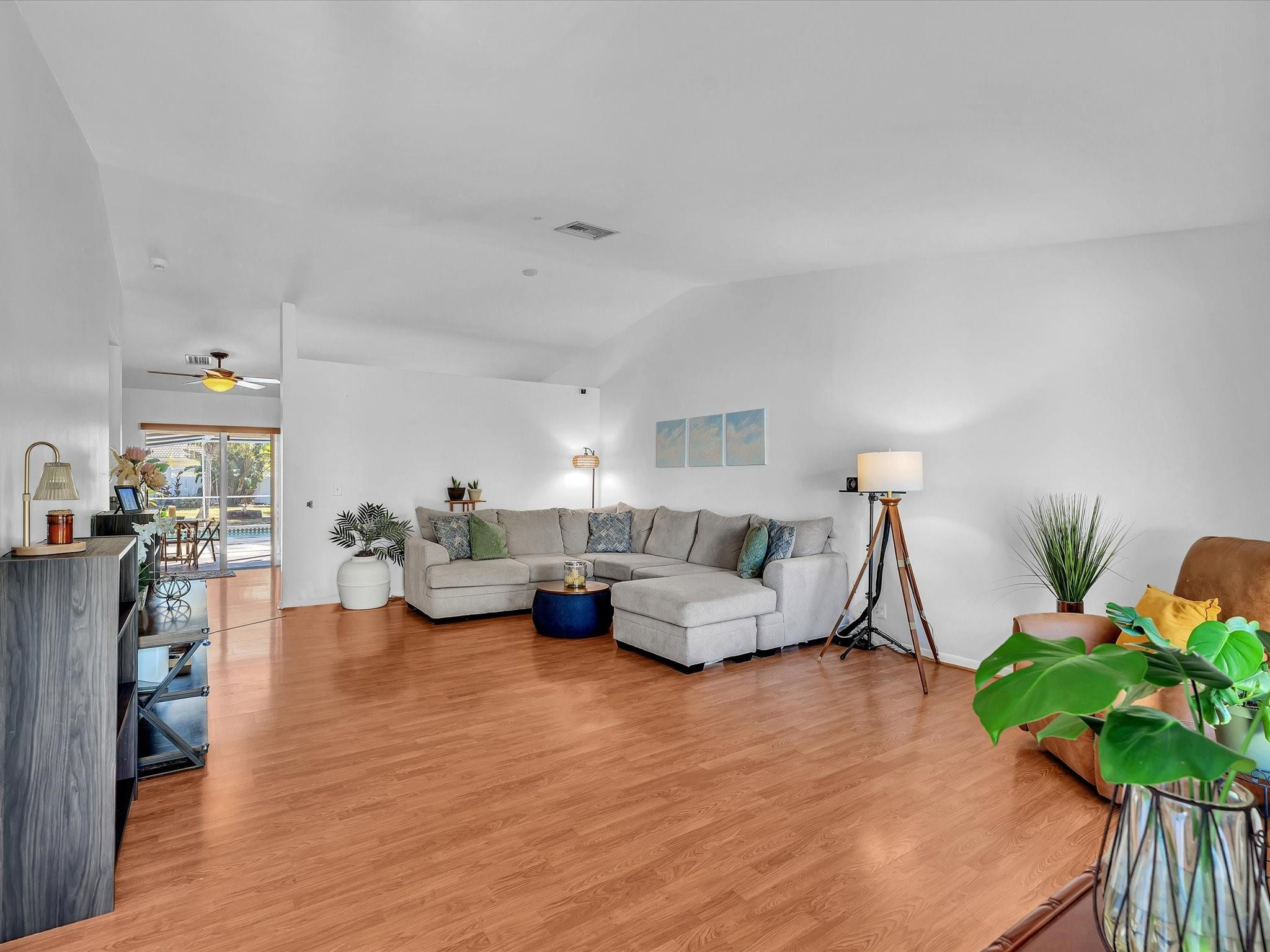 895 NW 87th Avenue