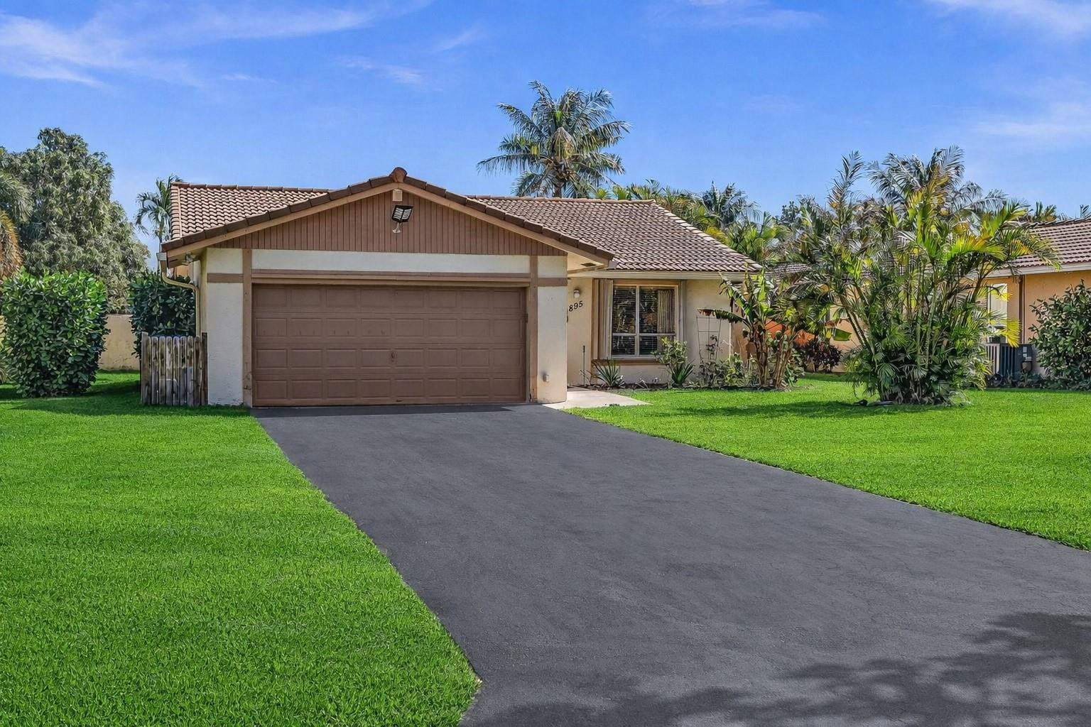 895 NW 87th Avenue