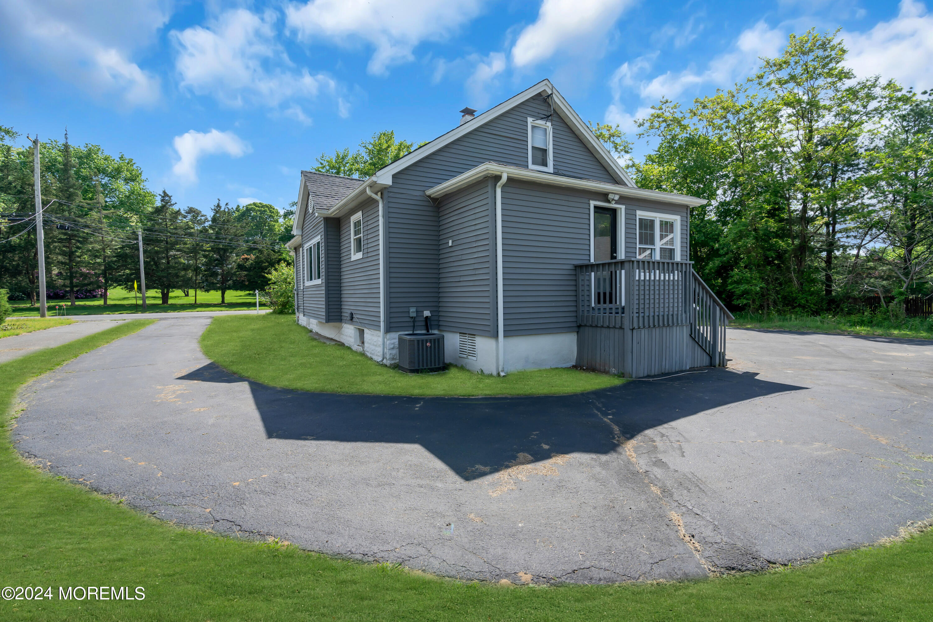 66 Wood Avenue