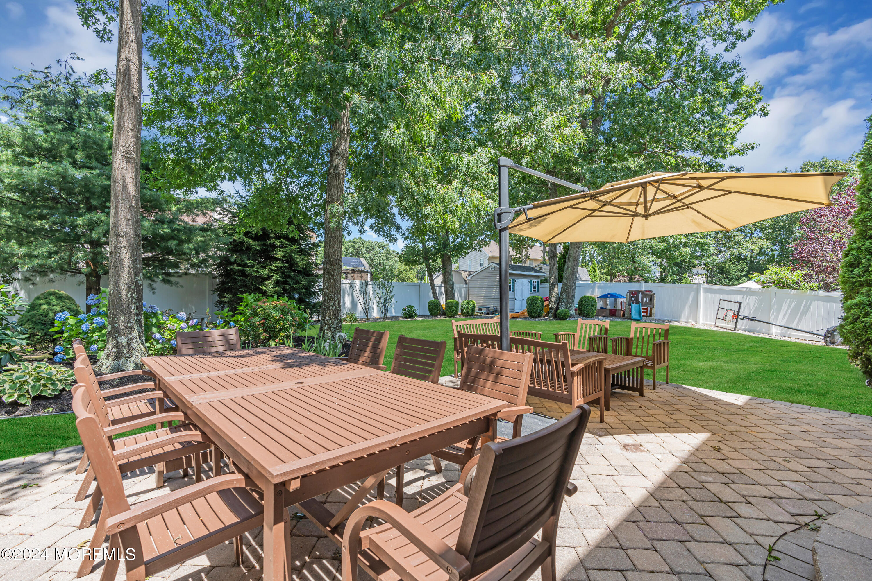 24 Glacier Drive