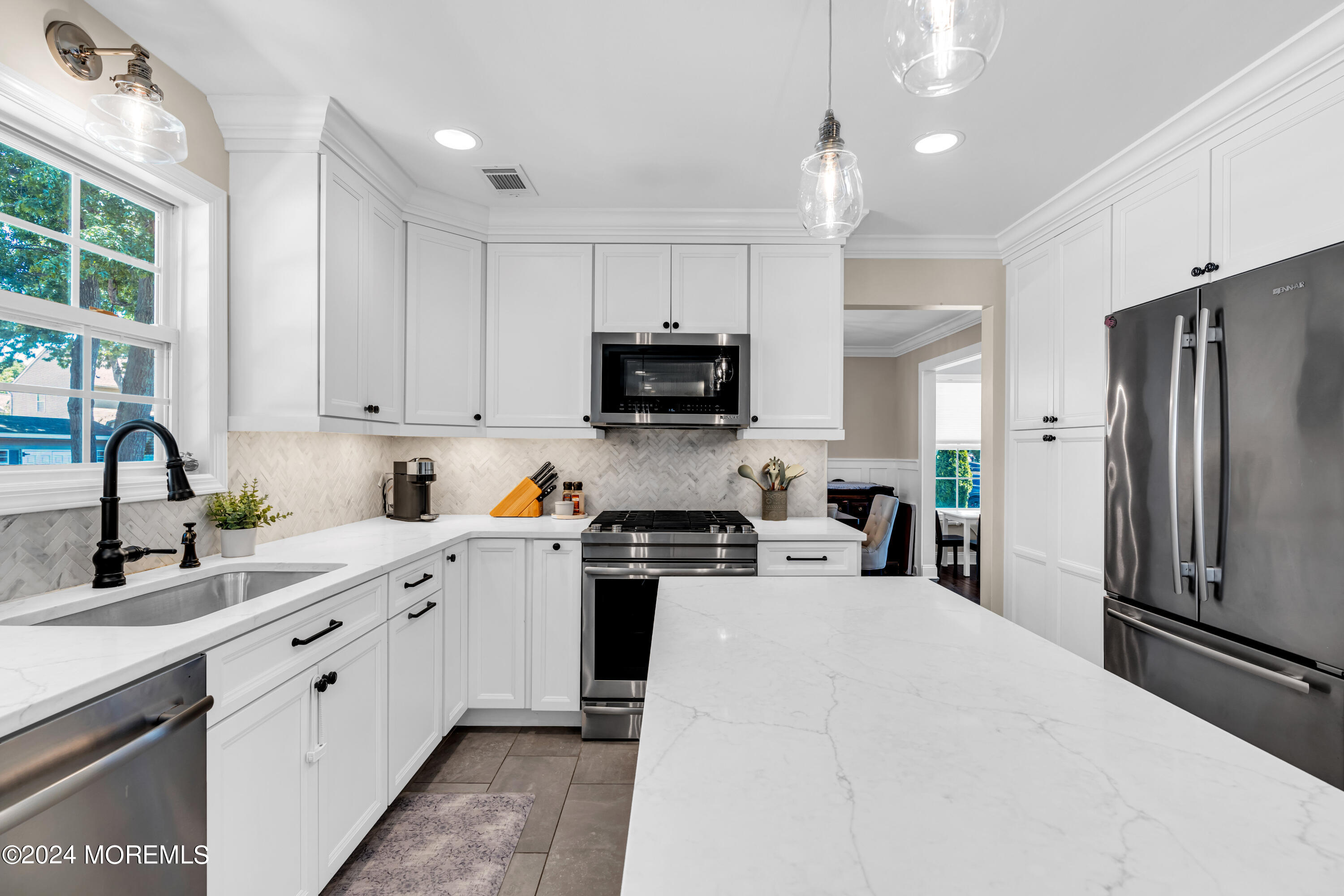 24 Glacier Drive