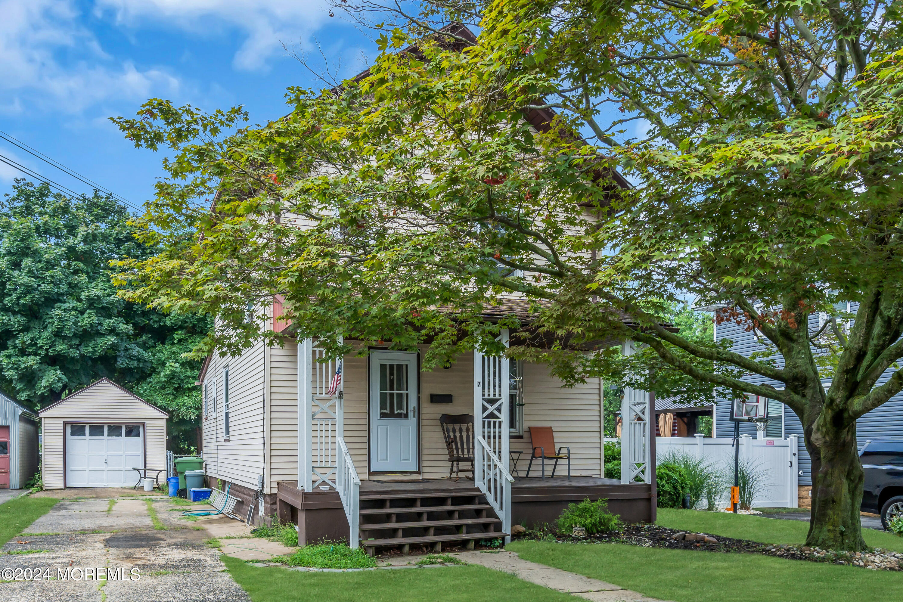 7 Maple Street