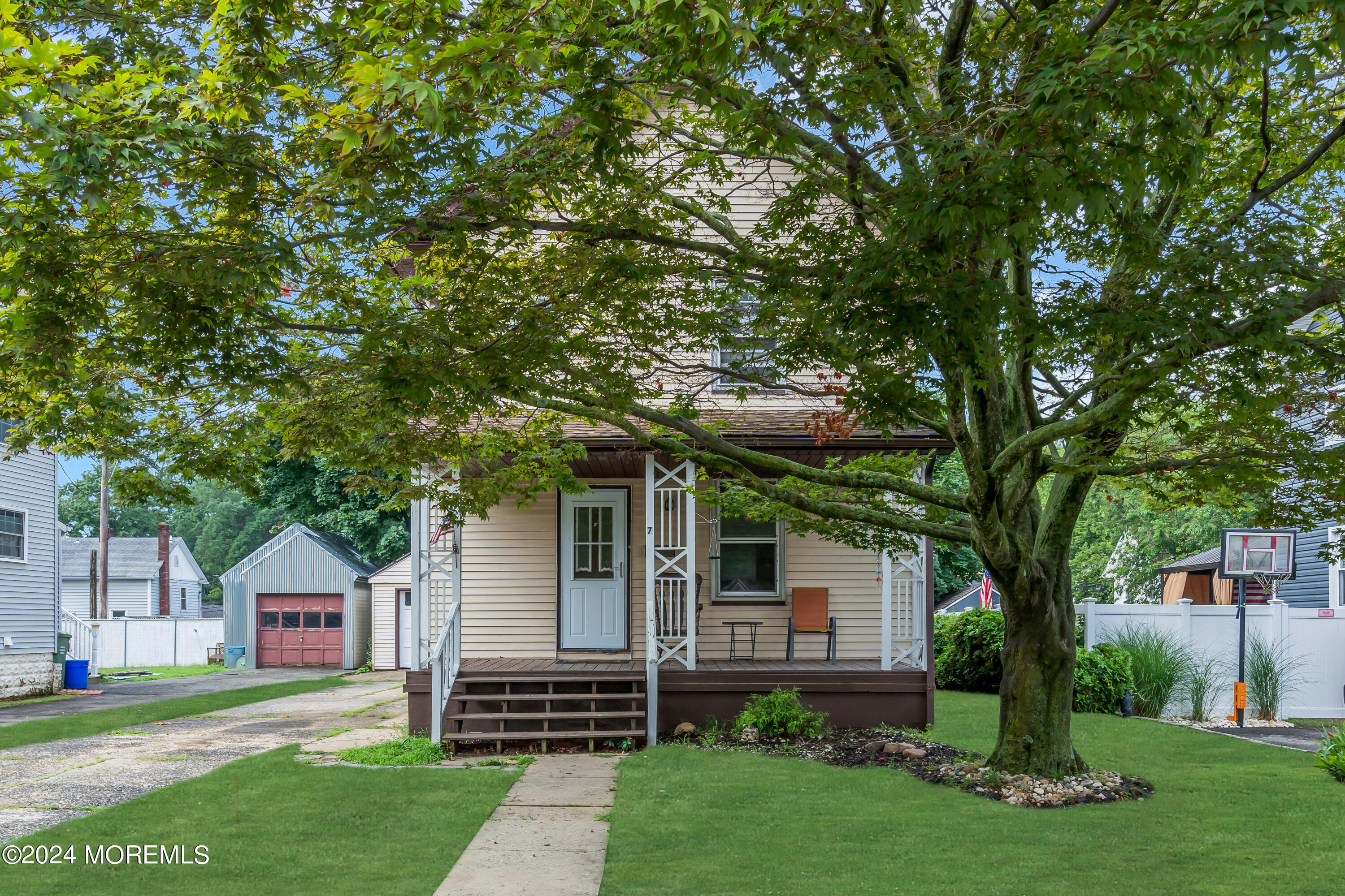 7 Maple Street