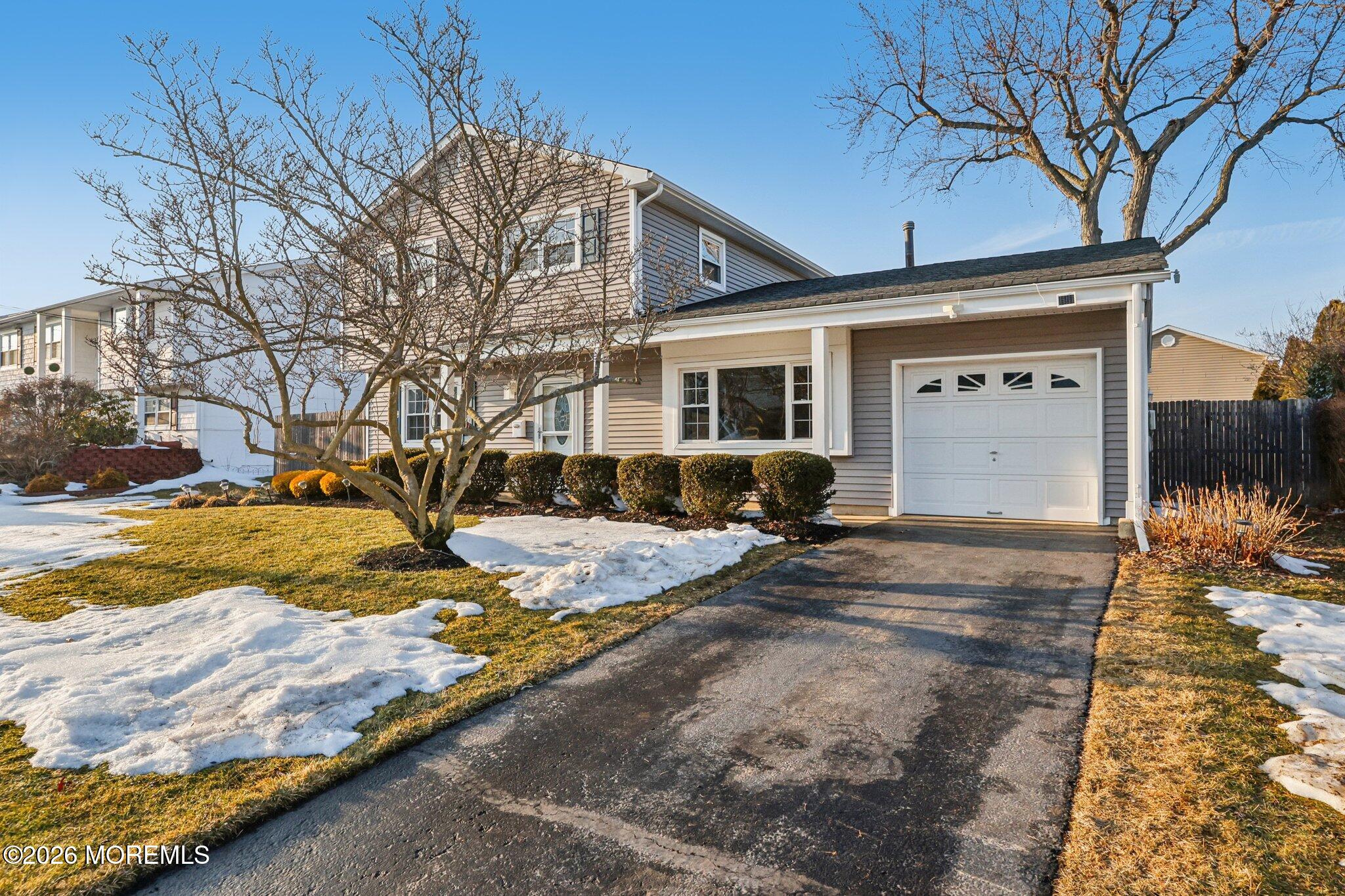 13 Cresci Boulevard