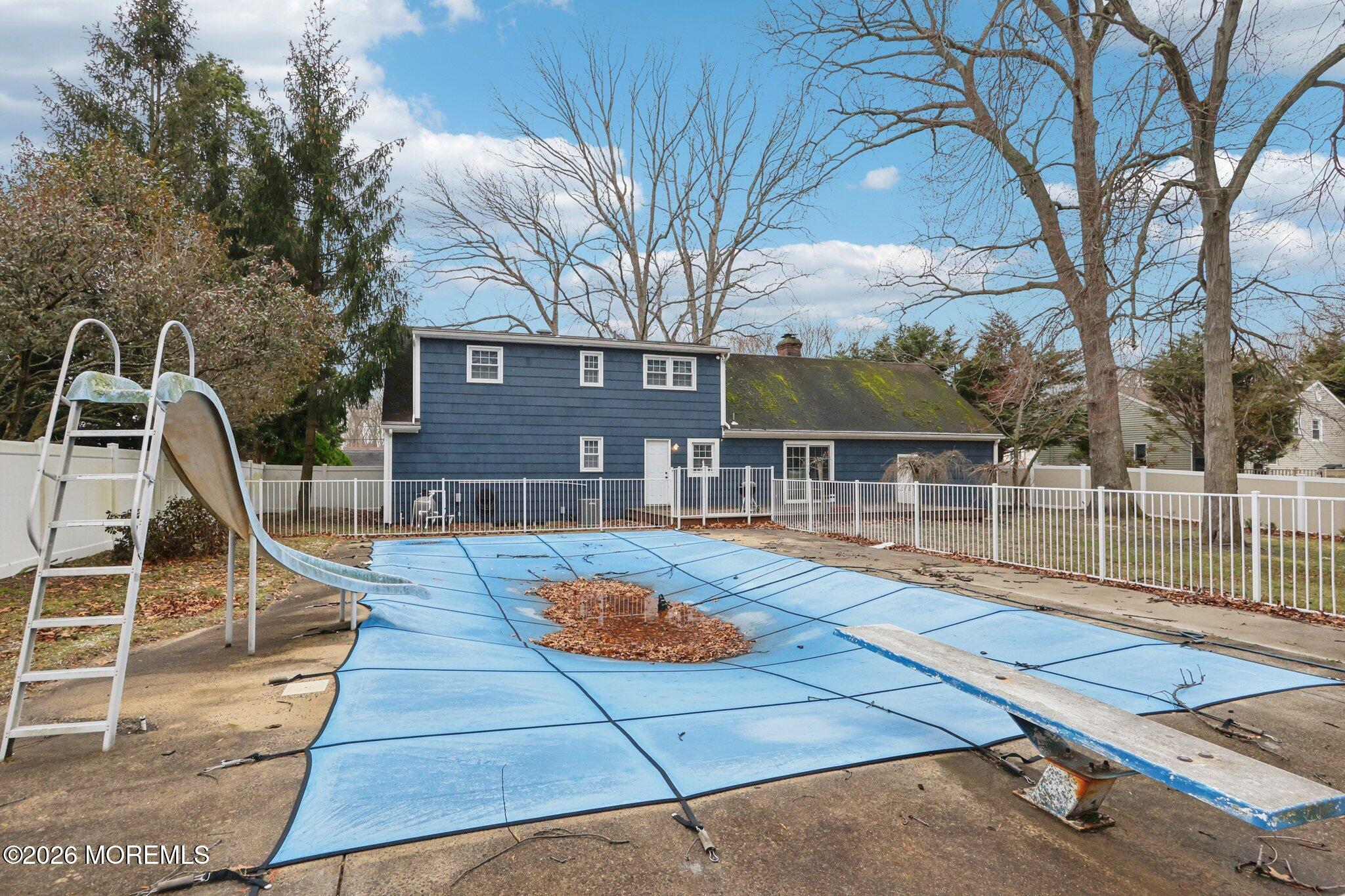 84 Robbins Court