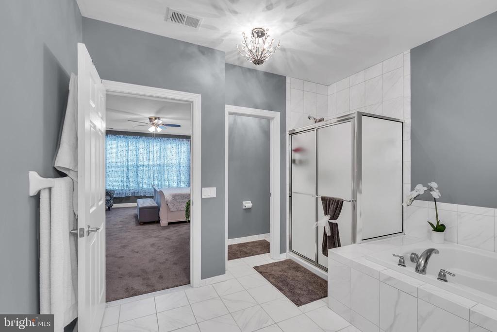 105 CANTERBURY LANE