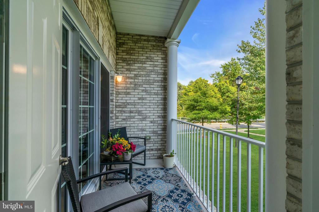 105 CANTERBURY LANE
