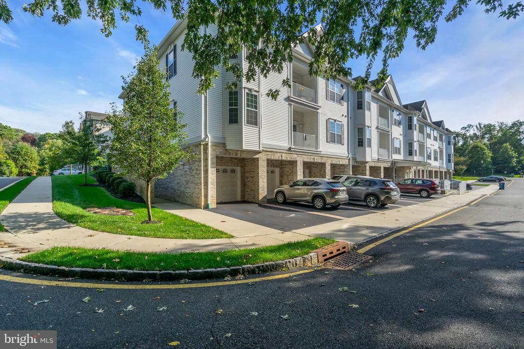 105 CANTERBURY LANE