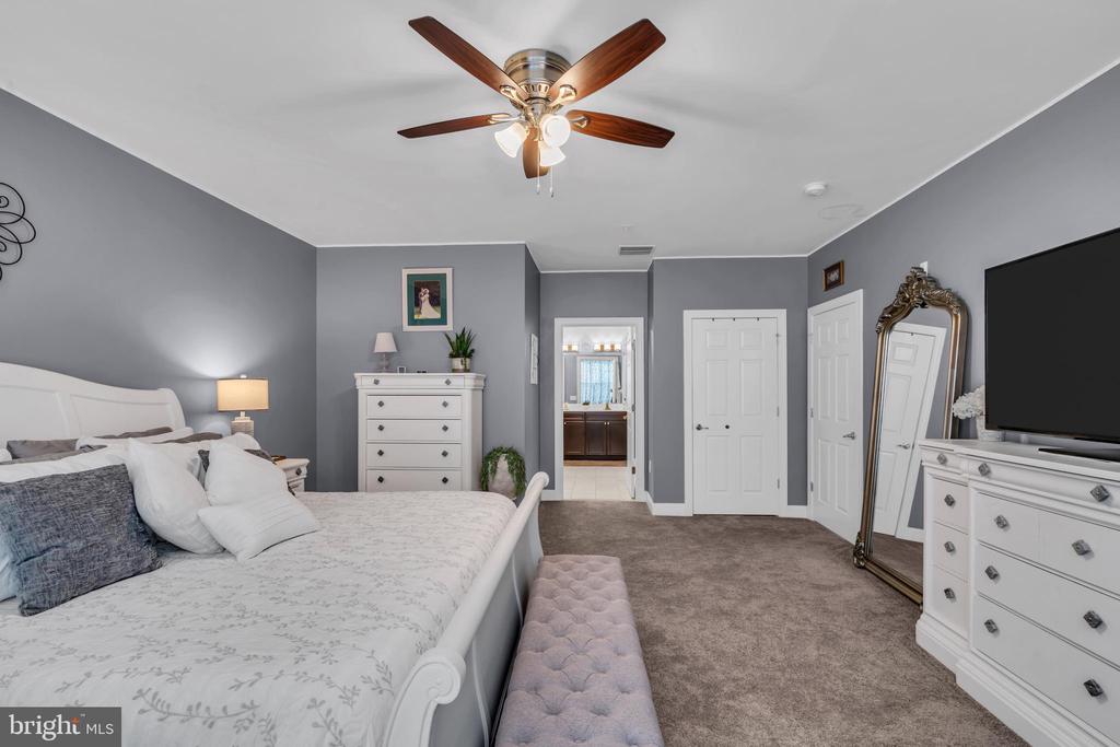 105 CANTERBURY LANE