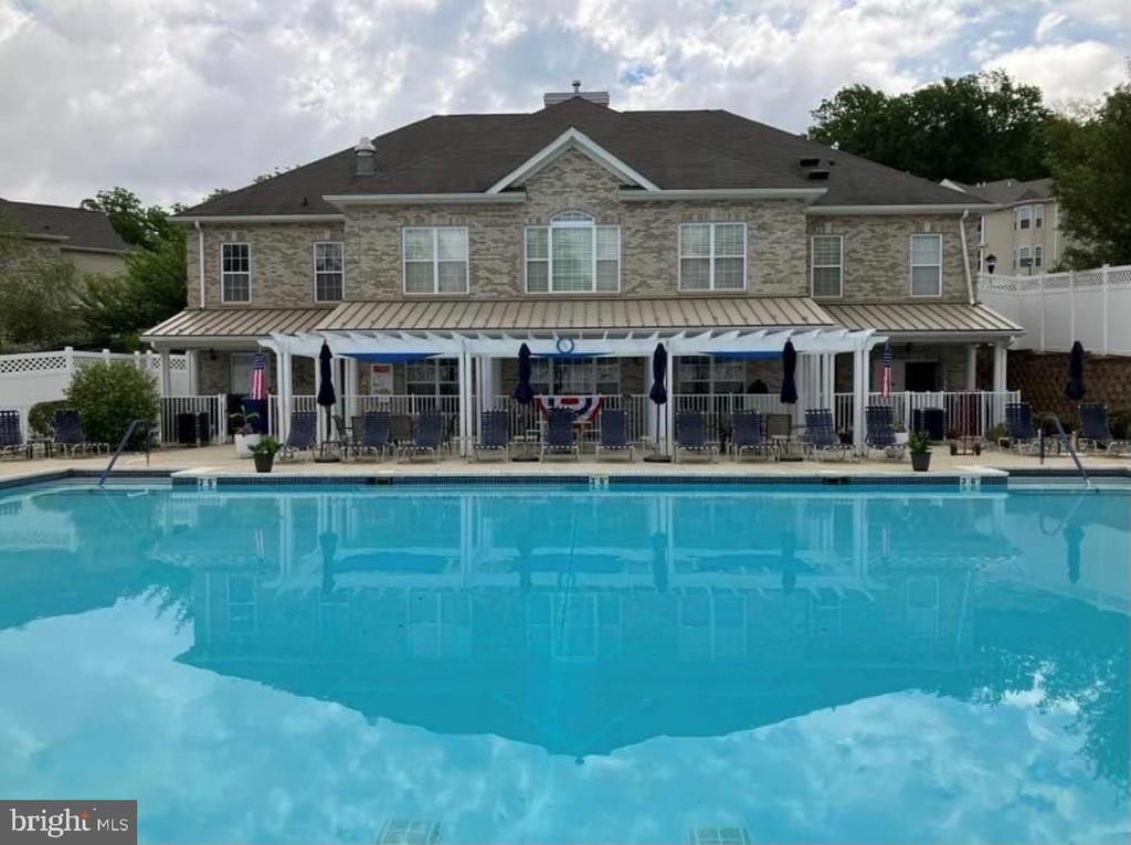 105 CANTERBURY LANE