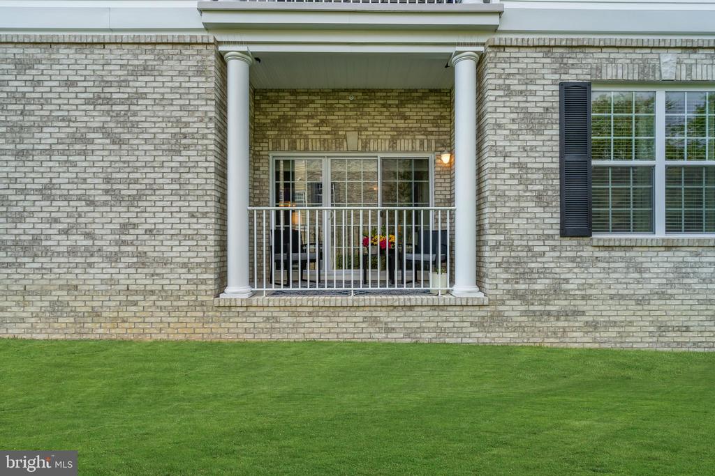 105 CANTERBURY LANE